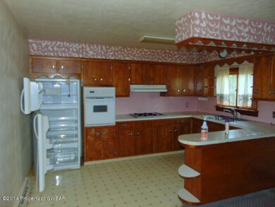 361 Tripp St, Wyoming, PA 18644 - photo 6