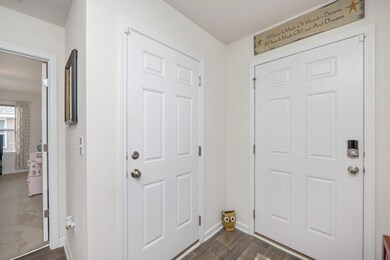 5-web-or-mls-828 Moorhen Way-02