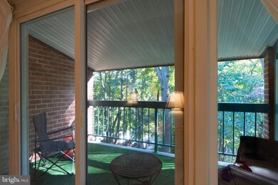 11813 Breton Ct unit 22D, Reston, VA 20191 - photo 4