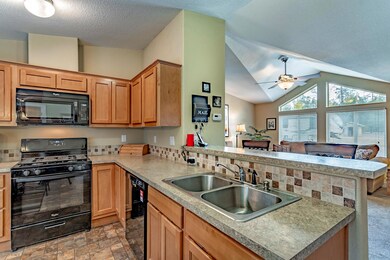 13830 Daniels Ln, Redding, CA 96003 - photo 6