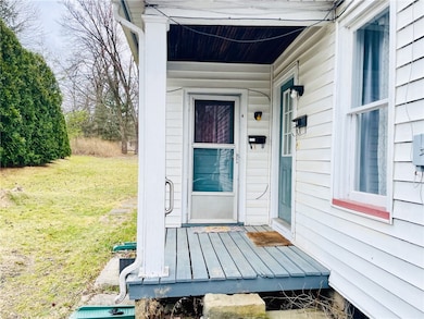 331 N Pitt St, Mercer, PA 16137 - photo 2