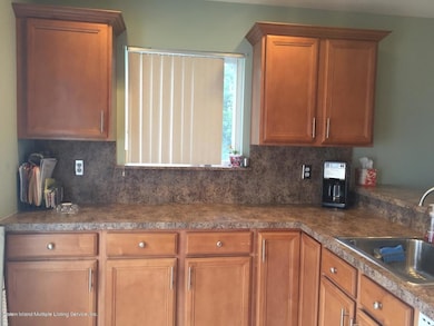 69 Beresford Ave, Staten Island, NY 10314 - photo 6