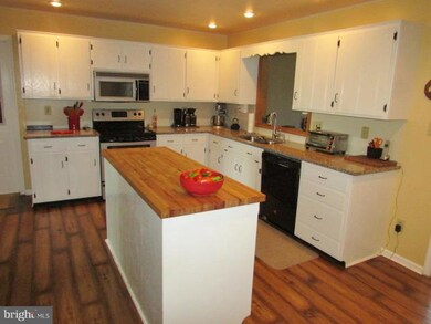 2786 Fillmore Dr, Chambersburg, PA 17201 - photo 4