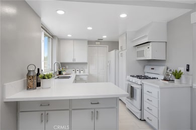 15230 Weeks Dr, La Mirada, CA 90638 - photo 5