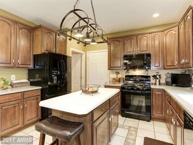 7950 Pebble Creek Ct, Waldorf, MD 20603 - photo 5