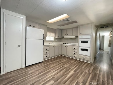 43850 20th St E unit Spc 211, Lancaster, CA 93535 - photo 5