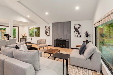 10045 NE 15th St, Bellevue, WA 98004 - photo 2