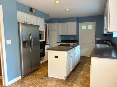 815 Hewett Dr, Ann Arbor, MI 48103 - photo 5