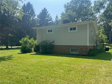 10504 Mulberry Rd, Chardon, OH 44024 - photo 3