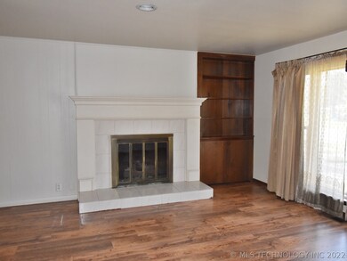 526 E Fuller St, Tahlequah, OK 74464 - photo 2