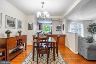 4071 S Four Mile Run Dr unit 301, Arlington, VA 22204 - photo 3