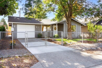 731 SW I St, Grants Pass, OR 97526 - photo 2