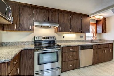 51 Richardson St, Woburn, MA 01801 - photo 2