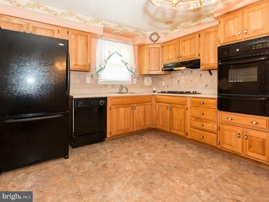 516 Penrose Ln, Warminster, PA 18974 - photo 6