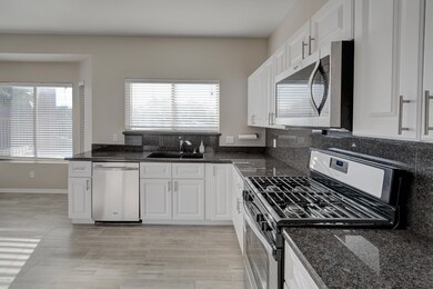 6 - Kitchen