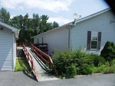 106 W Grace Ave, Cresco, PA 18326 - photo 4