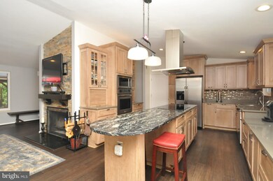 2523 Oakhampton Place, Herndon, VA 20171 - photo 4