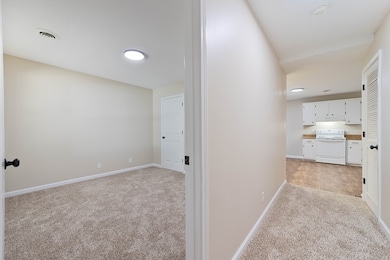 510 Hietts Ln unit B, Clarksville, TN 37043 - photo 3