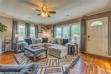 204 E Cleveland St, Prairie Grove, AR 72753 - photo 2