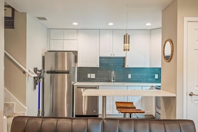 935 La Posada Dr unit 148, Austin, TX 78752 - photo 2