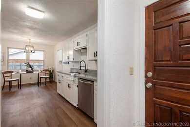 3004 S Oak Ave, Broken Arrow, OK 74012 - photo 2