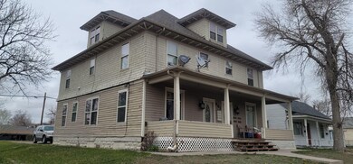 401 5th Front Side view