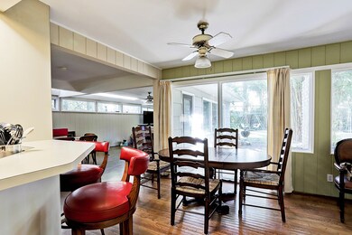 810 Riedel Dr, Houston, TX 77024 - photo 4