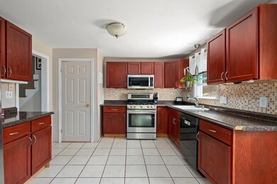 2 Surrey Dr, North Andover, MA 01845 - photo 5