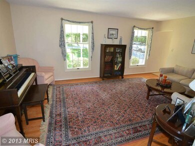 5209 Grenock Dr, Lothian, MD 20711 - photo 6