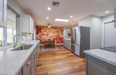 SPACIOUS EAT-IN KITCHEN