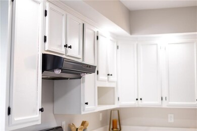 213 Pavilion Ave unit 1, Providence, RI 02905 - photo 3