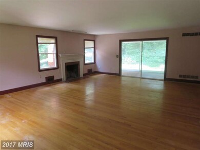 102 Spruce Ln, Annapolis, MD 21403 - photo 2