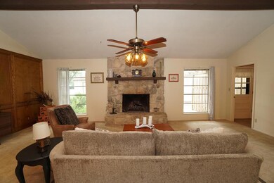 101 Glenmoor Dr, Fredericksburg, TX 78624 - photo 2