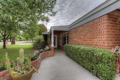 002_Front Entry