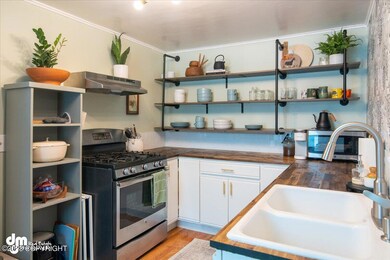 05-Kitchen_ELI07069-HDR