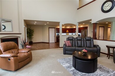 Spacious and Inviting Atmosphere with lots of room for a casual dining or another seating area.