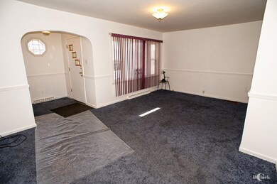 11 S Gretta Ave, Waukegan, IL 60085 - photo 3