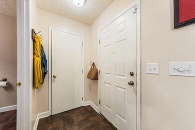R - Mattox St 033