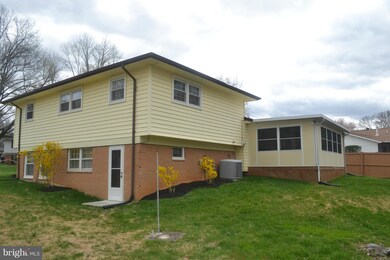 14304 Blackmon Dr, Rockville, MD 20853 - photo 5