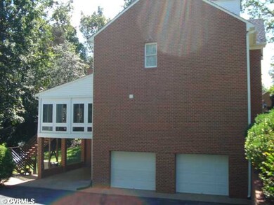 Parking Lot/Garage