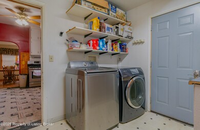 221 Main St S (13 of 21)