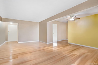 224-24 Union Turnpike unit 6 G, Oakland Gardens, NY 11364 - photo 3