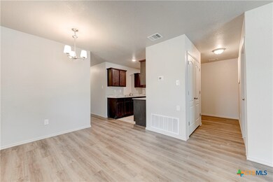 609 Lost Trail unit B, Copperas Cove, TX 76522 - photo 5