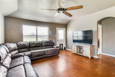 221 Candlewood Cir, Gainesville, TX 76240 - photo 7