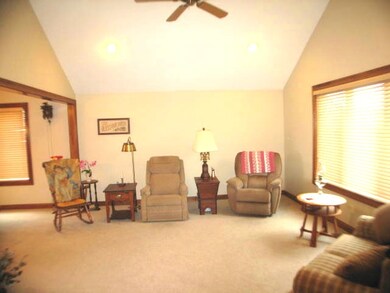 11806 Birch Ct, Leo, IN 46765 - photo 5