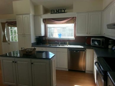 880 Brande Ct, Shalimar, FL 32579 - photo 4