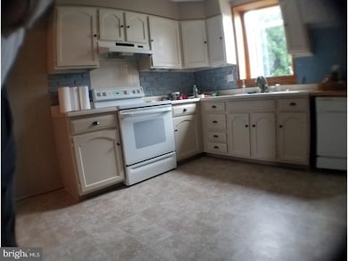 783 Jefferson St, Red Hill, PA 18076 - photo 4