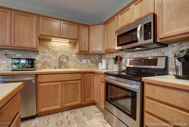 SS appliances stay!