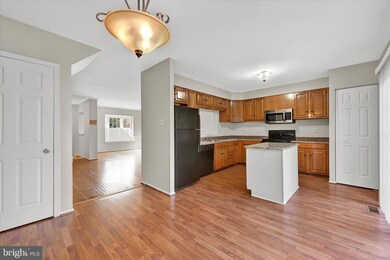 34 Roger Valley Ct, Parkville, MD 21234 - photo 6