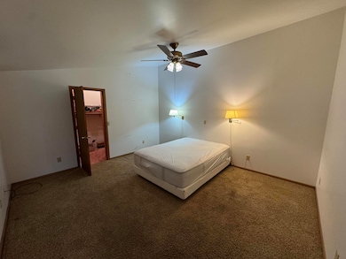 06 bedroom